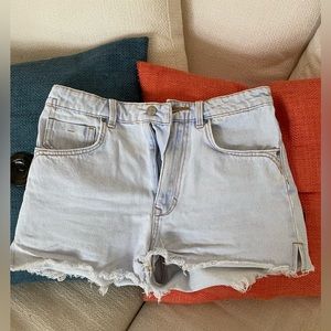 Zara High Rise Shorts woman